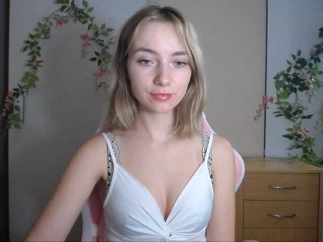 LuciaGlow live cam on BongaCams