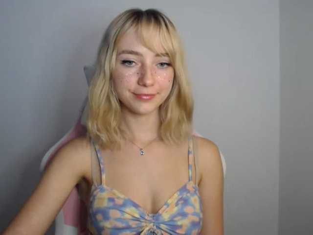 LuciaGlow live cam on BongaCams