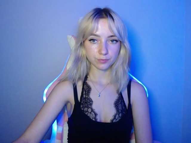 LuciaGlow live cam on BongaCams