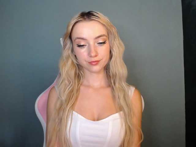 LuciaGlow live cam on BongaCams