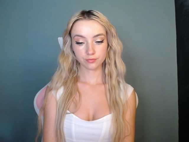 LuciaGlow live cam on BongaCams