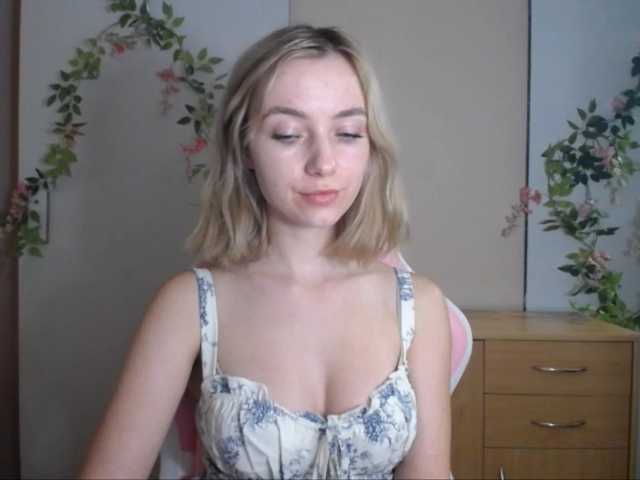 LuciaGlow live cam on BongaCams