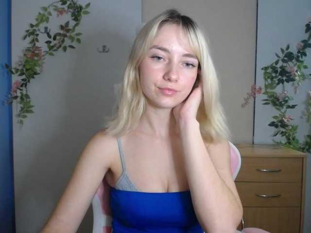 LuciaGlow live cam on BongaCams