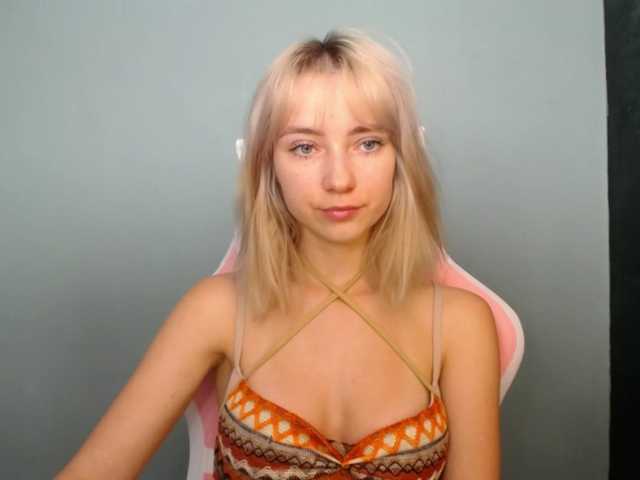 LuciaGlow live cam on BongaCams