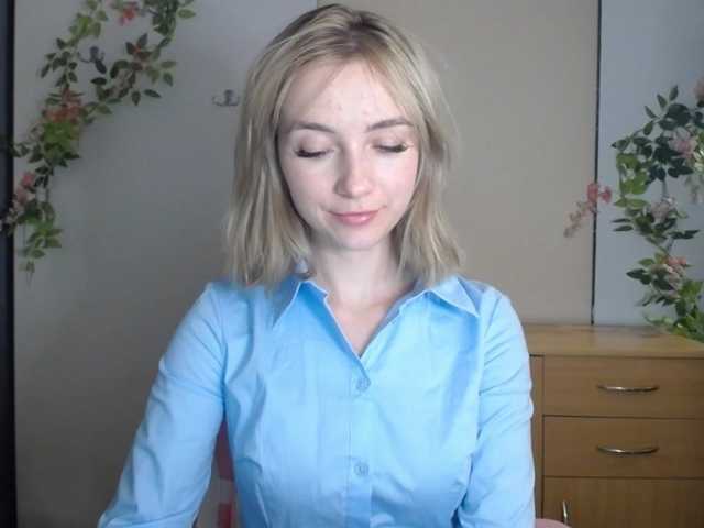 LuciaGlow live cam on BongaCams