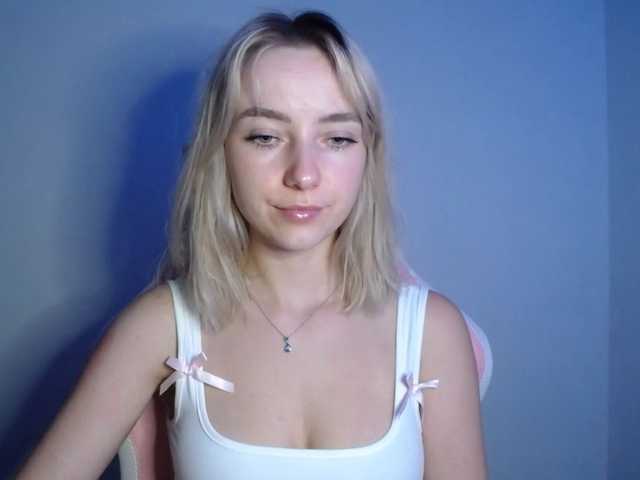 LuciaGlow live cam on BongaCams