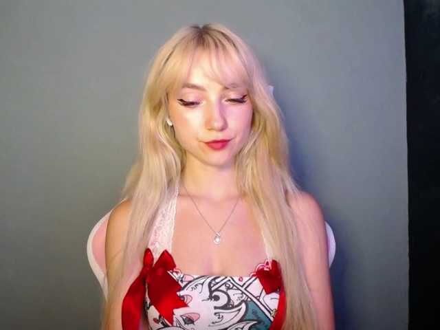LuciaGlow live cam on BongaCams