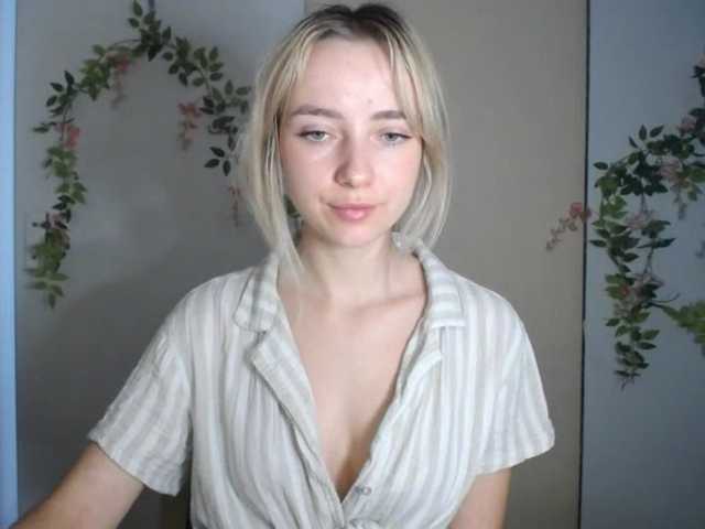 LuciaGlow live cam on BongaCams