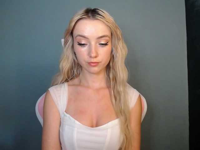 LuciaGlow live cam on BongaCams
