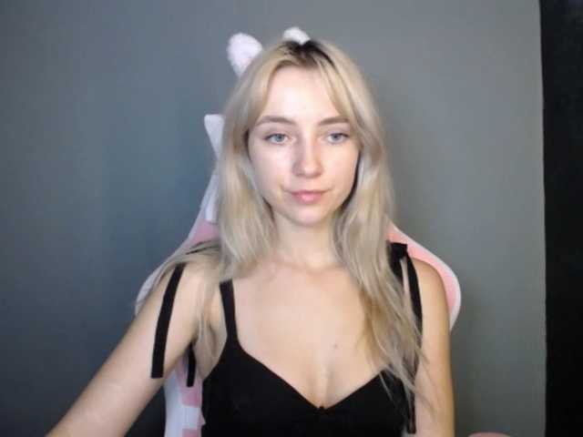LuciaGlow live cam on BongaCams