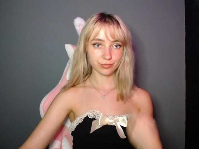 LuciaGlow live cam on BongaCams