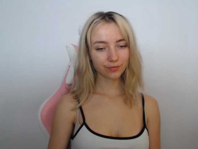 LuciaGlow live cam on BongaCams