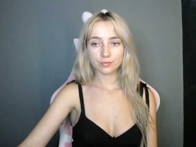 LuciaGlow live cam on BongaCams