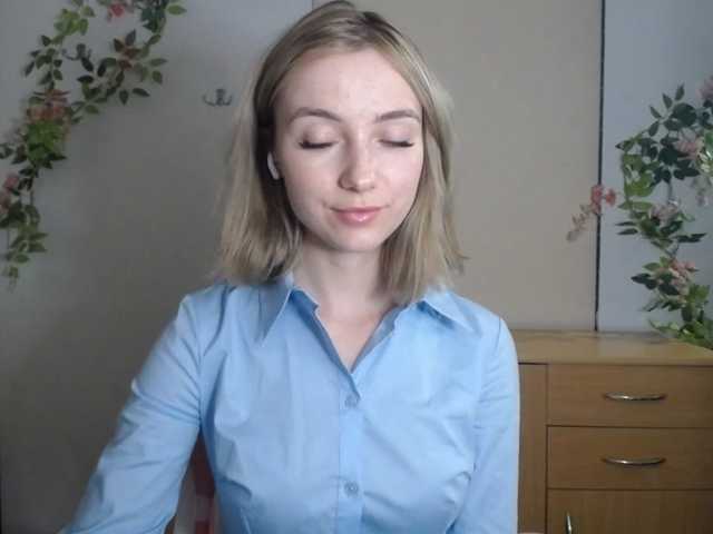 LuciaGlow live cam on BongaCams