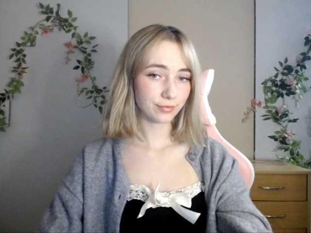 LuciaGlow live cam on BongaCams
