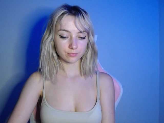 LuciaGlow live webcam show