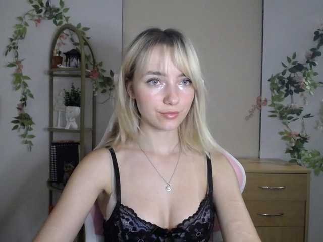 LuciaGlow live cam on BongaCams