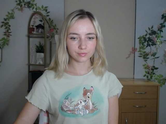LuciaGlow live cam on BongaCams