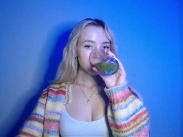 LuciaGlow live cam on BongaCams