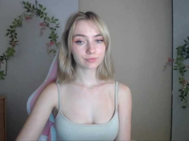 LuciaGlow live cam on BongaCams