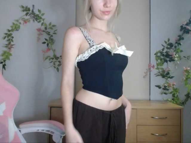 LuciaGlow live cam on BongaCams