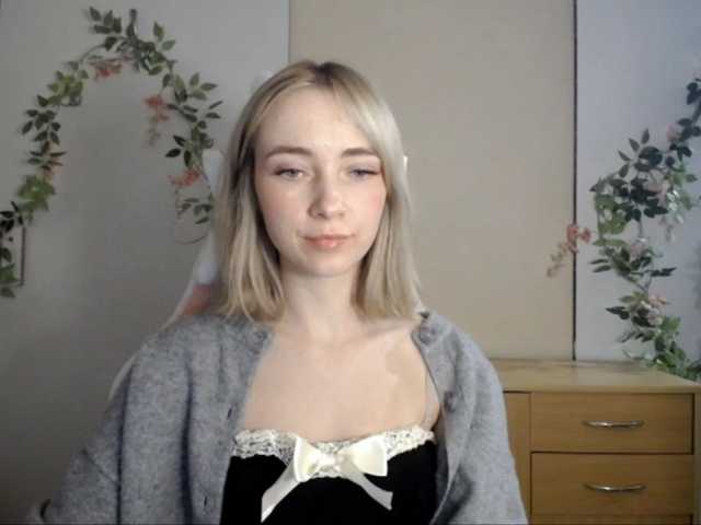 LuciaGlow live cam on BongaCams