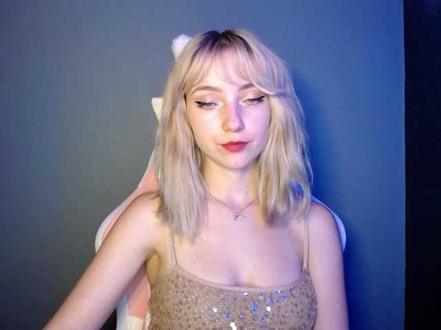 LuciaGlow live cam on BongaCams