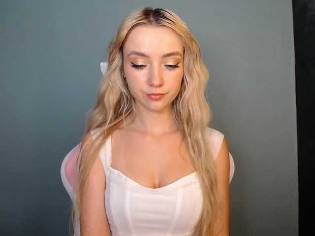 LuciaGlow live cam on BongaCams