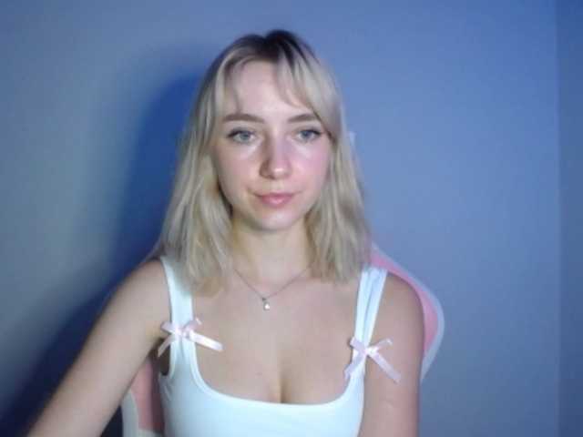 LuciaGlow live cam on BongaCams
