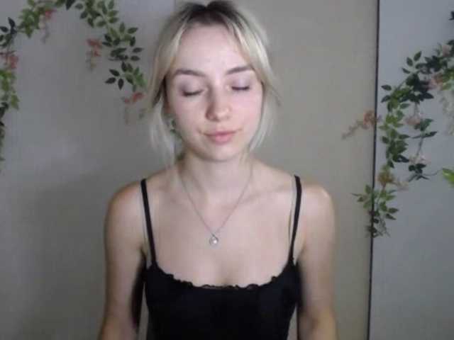 LuciaGlow live cam on BongaCams