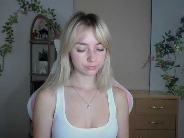 LuciaGlow live cam on BongaCams