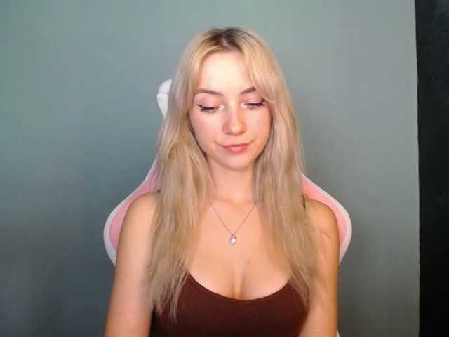 LuciaGlow live cam on BongaCams