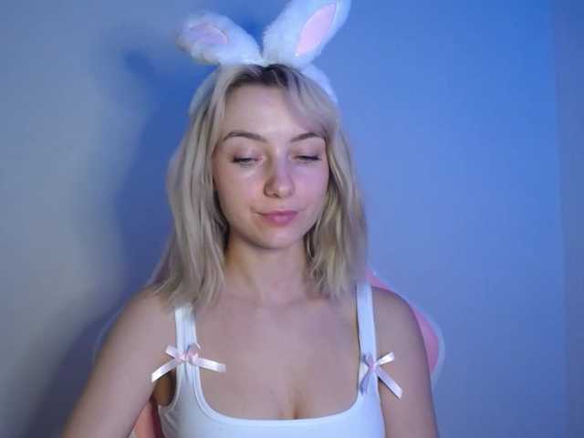 LuciaGlow live cam on BongaCams