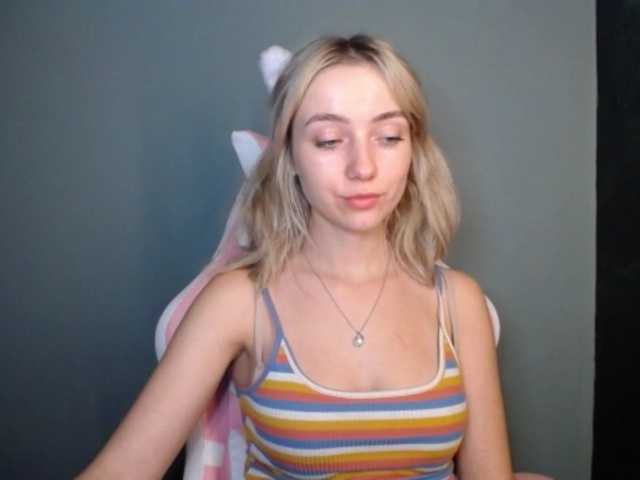 LuciaGlow live cam on BongaCams