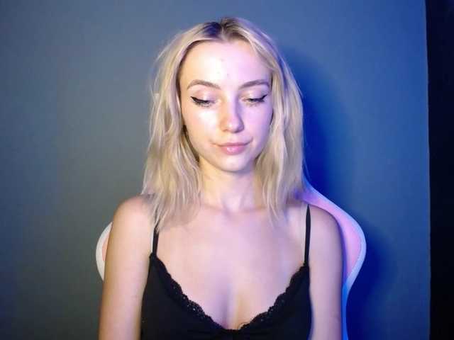 LuciaGlow live cam on BongaCams