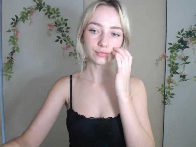 LuciaGlow live cam on BongaCams