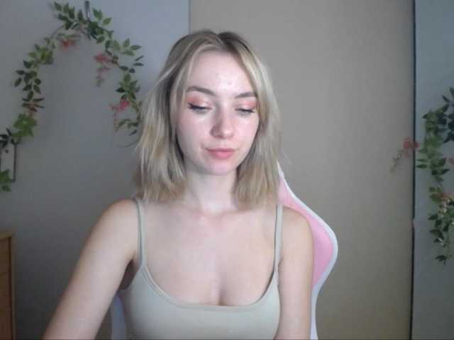 LuciaGlow live cam on BongaCams