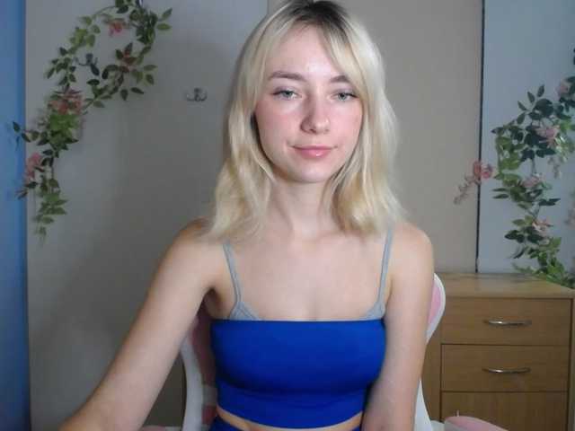 LuciaGlow live cam on BongaCams