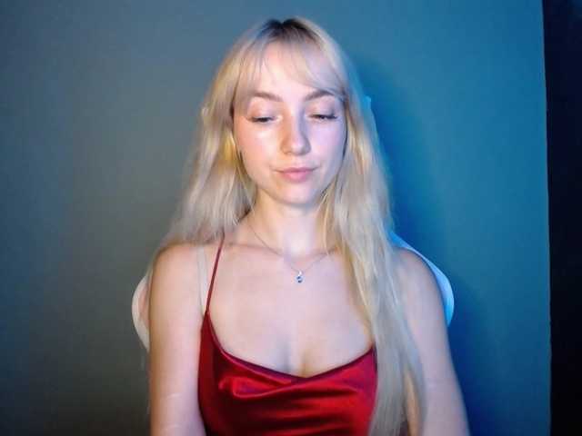 LuciaGlow live cam on BongaCams