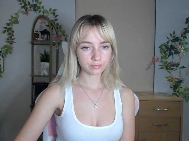 LuciaGlow live cam on BongaCams