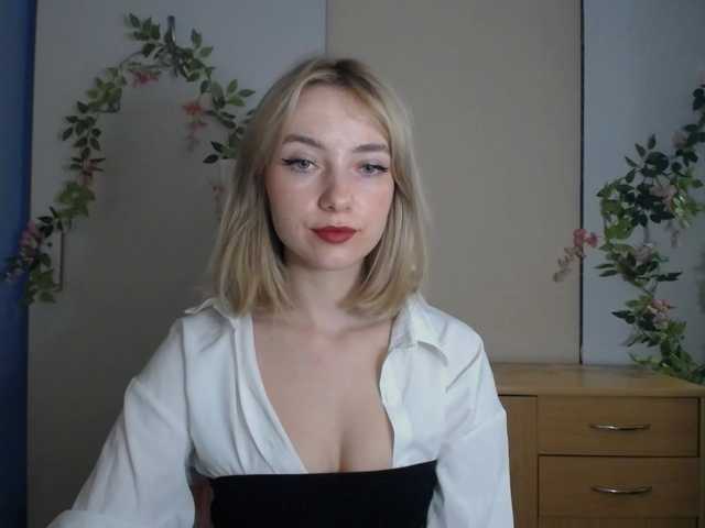 LuciaGlow live cam on BongaCams