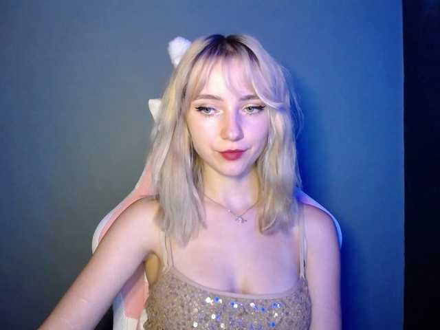 LuciaGlow live cam on BongaCams
