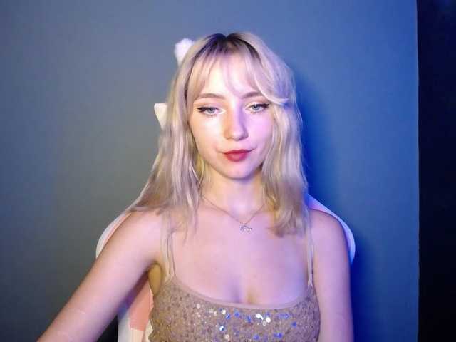 LuciaGlow live cam on BongaCams