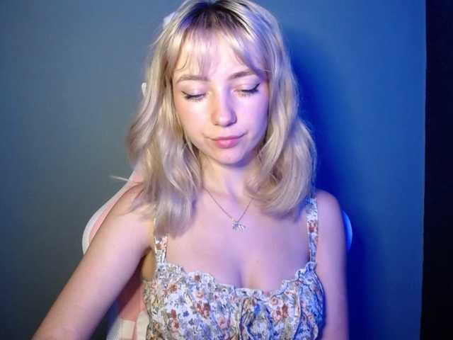 LuciaGlow live cam on BongaCams