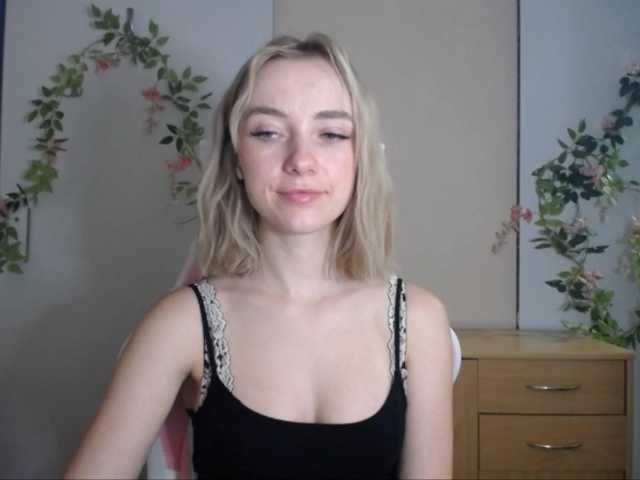 LuciaGlow live cam on BongaCams