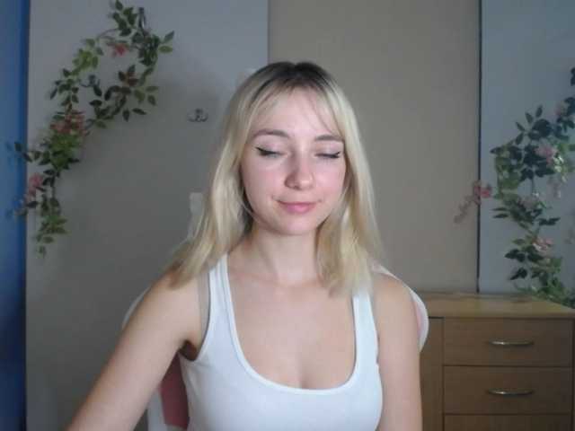 LuciaGlow live cam on BongaCams