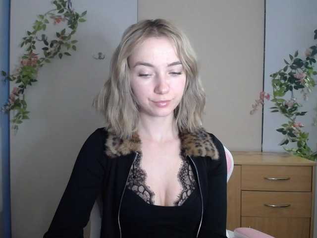LuciaGlow — live female cam