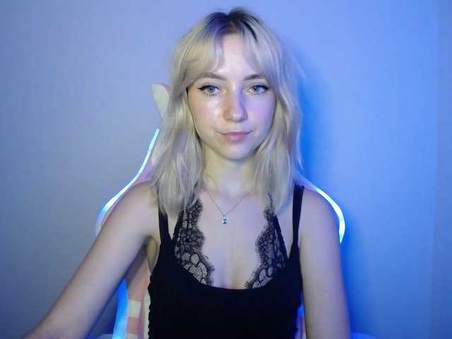 LuciaGlow live cam on BongaCams