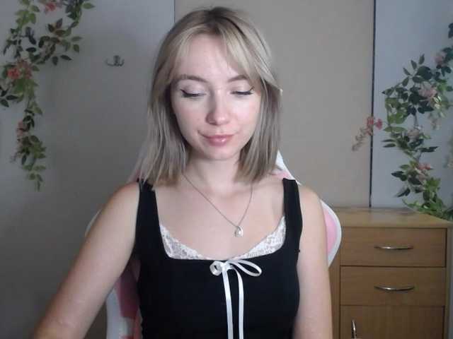 LuciaGlow live cam on BongaCams