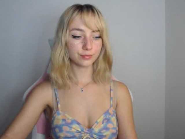 LuciaGlow live cam on BongaCams